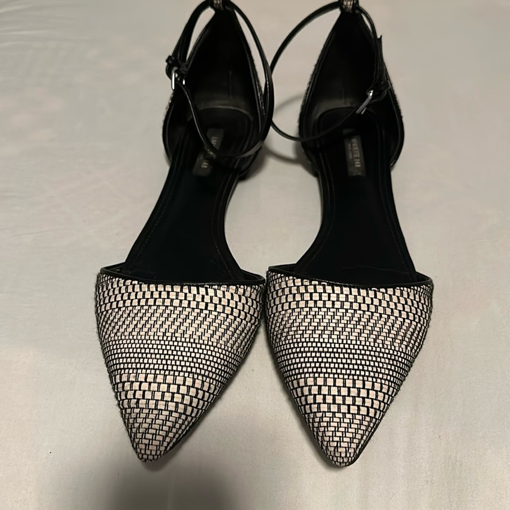 Lafayette 148 women’s size 8 sling back shoes.